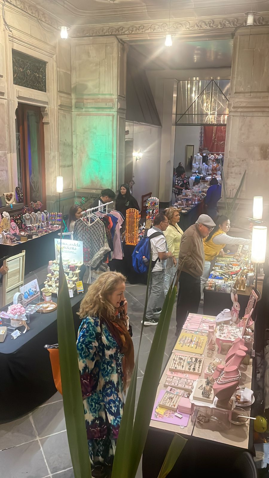 Montaje del mercado en Casa de los Ángeles